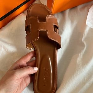 Brown leather sandals, brand new!